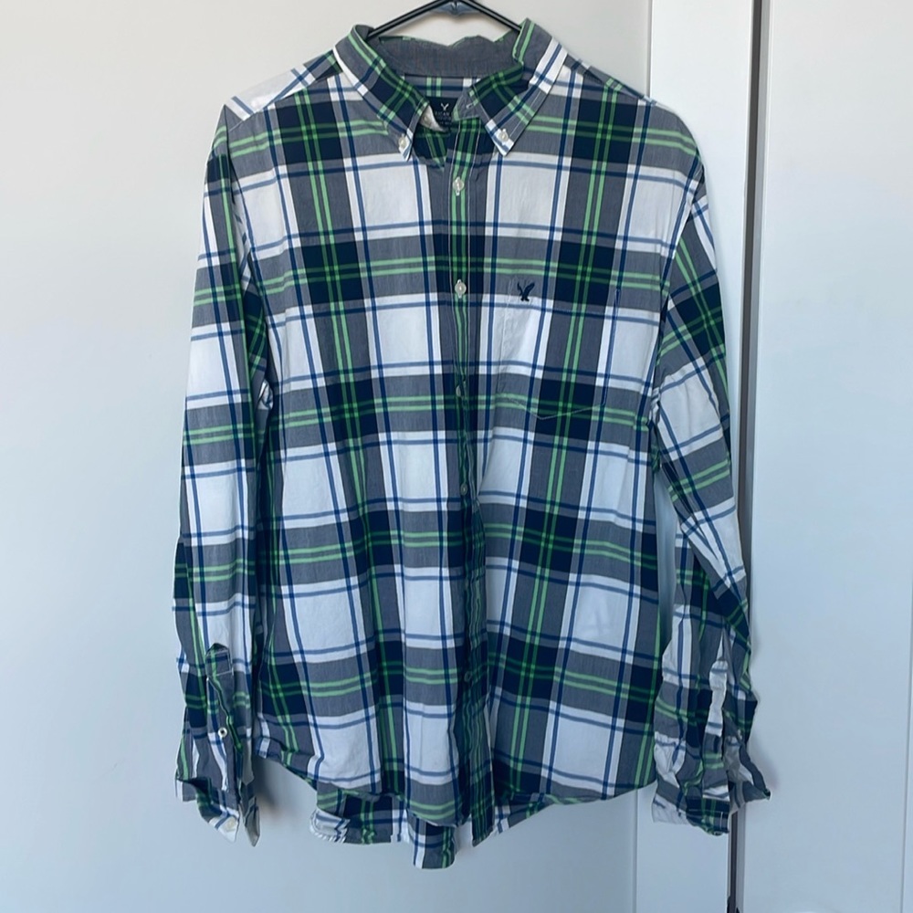 Men’s American Eagle Button Down Size L